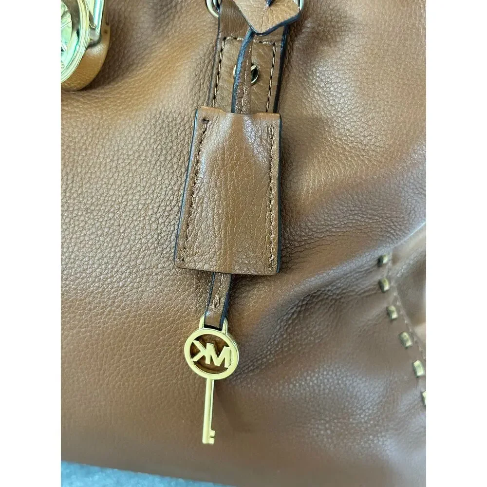 EUC Michael Kors Hamilton Large Studded Leather Tote Brown Gold Lock & Key Chain